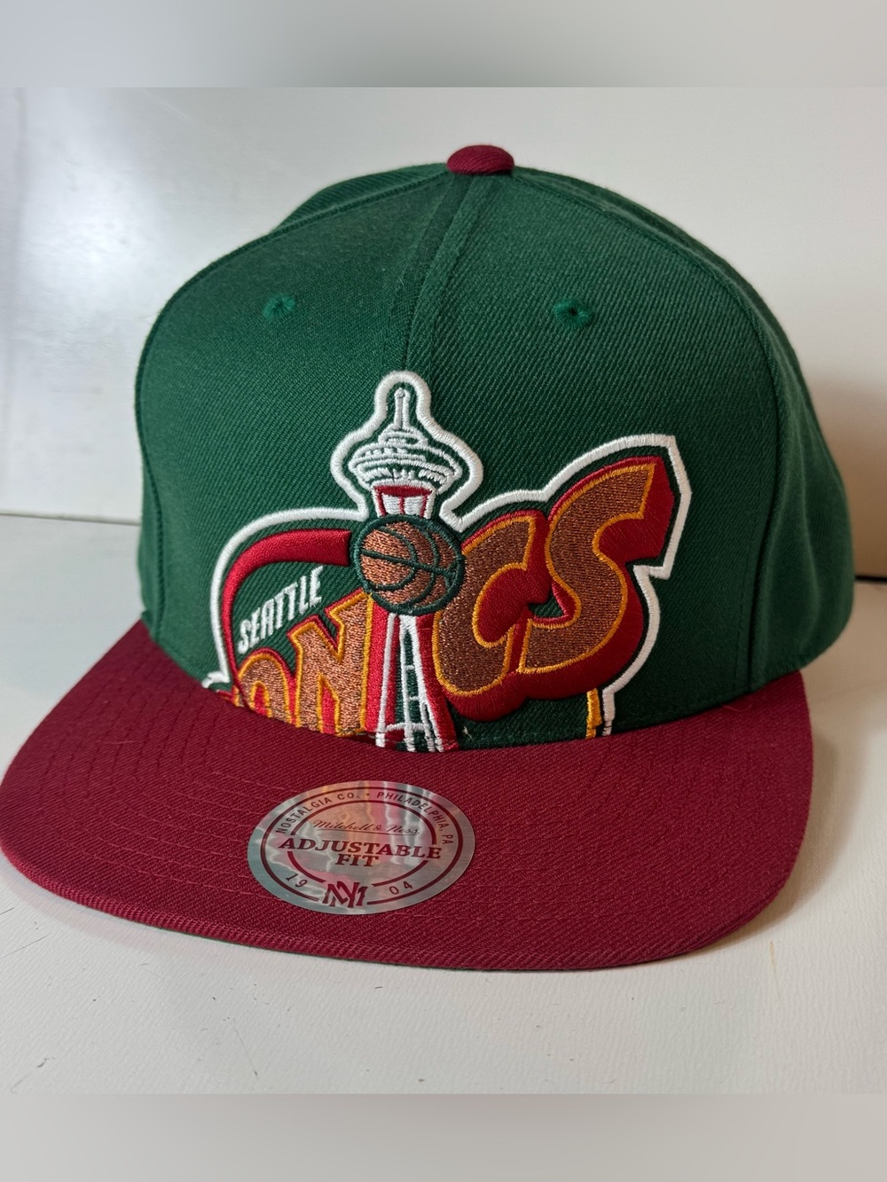 Mitchell & Ness Green and Maroon Seattle Supersonics Patch Snapback